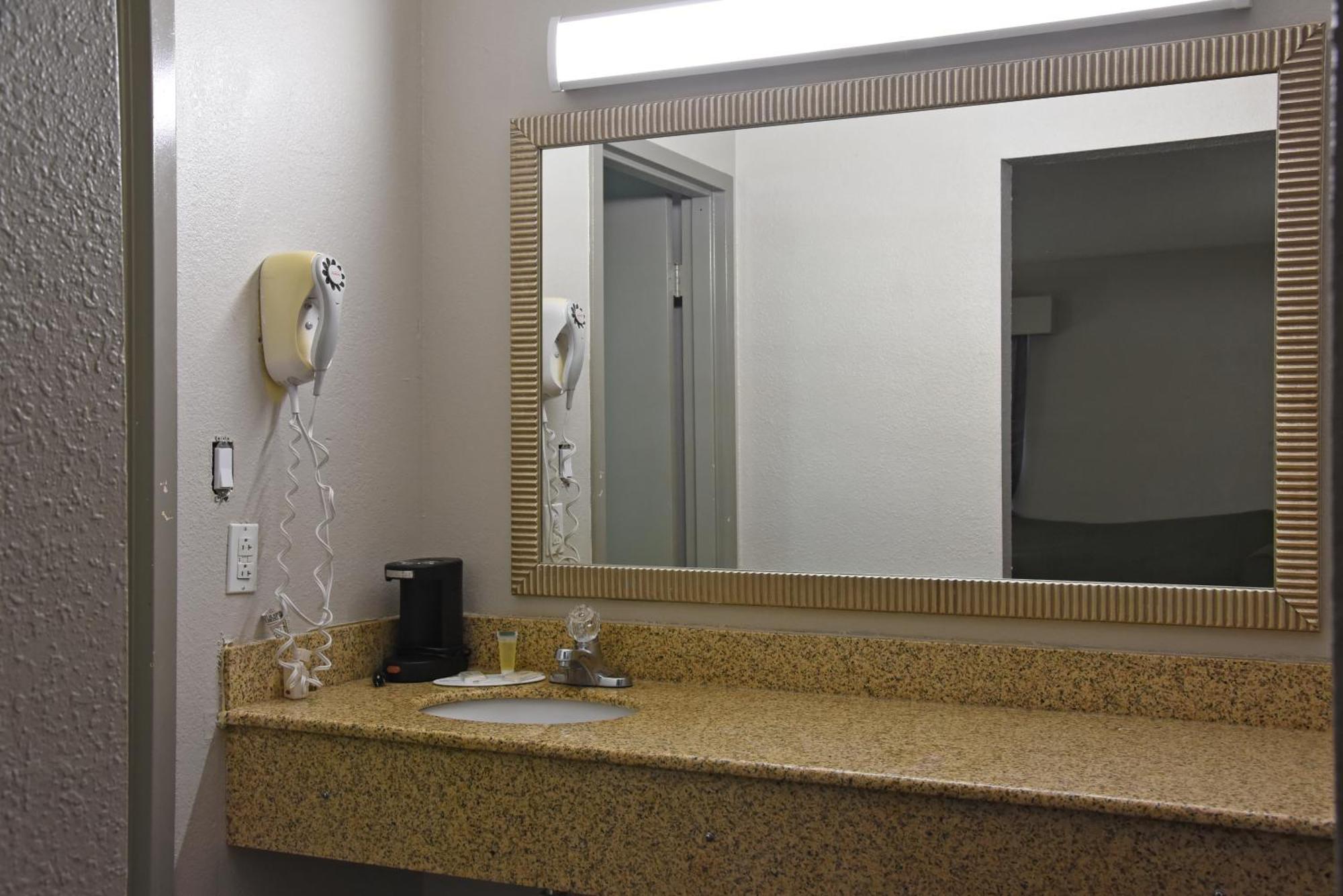Days Inn By Wyndham Lebanon Buitenkant foto